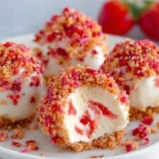 Delicious Strawberry Crunch Cheesecake Bites Recipe